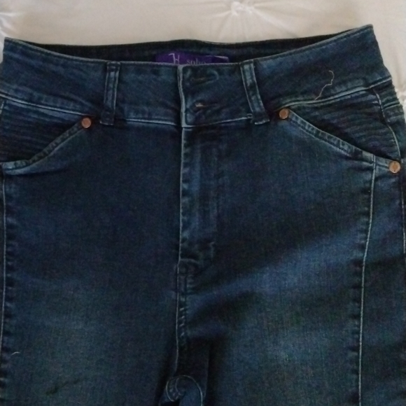 Soho New York & Co. (Jennifer Hudson) Straight leg Jeans - Picture 4 of 10